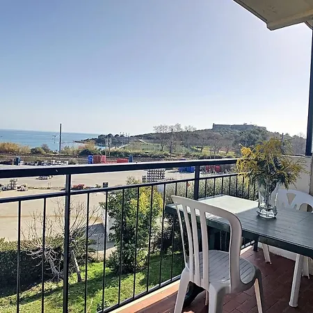 Апартаменты Two-Bedroom Apartment In Antibes Val Claret Area Антиб