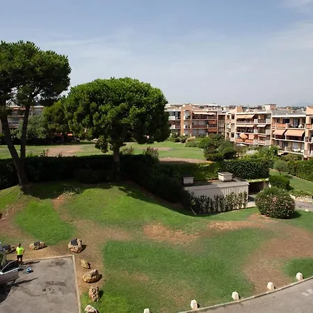 Two-Bedroom Apartment In Antibes Val Claret Area Антиб